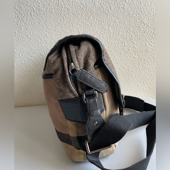 Burberry unisex messenger bag - Picture 7 of 10